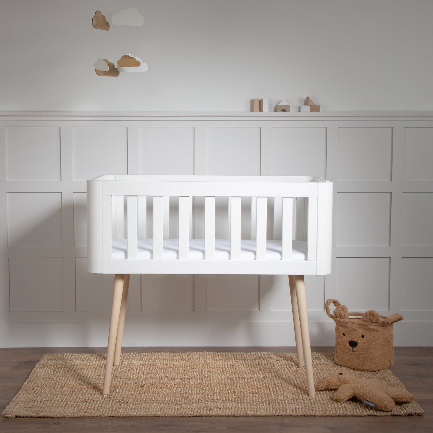 Troll Retro Crib - White/Natural