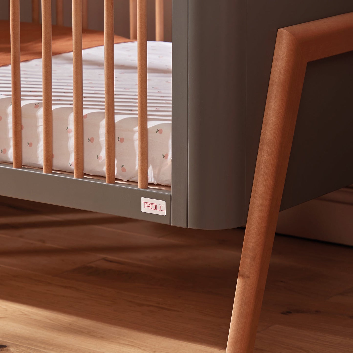 Troll Torsten Cot - Grey/Teak